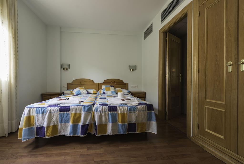 Hostal Restaurante La Pineda El Barco de Ávila Zimmer foto